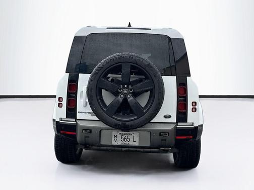 2022 Land Rover Defender 110 X-Dynamic HSE