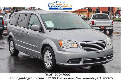 2016 Chrysler Town & Country Touring