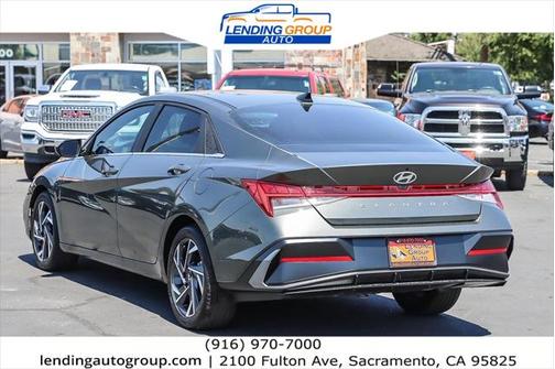 2024 Hyundai ELANTRA SEL