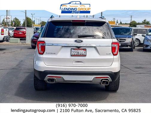 White Platinum Metallic Tri-Coat 2017 Ford Explorer Platinum