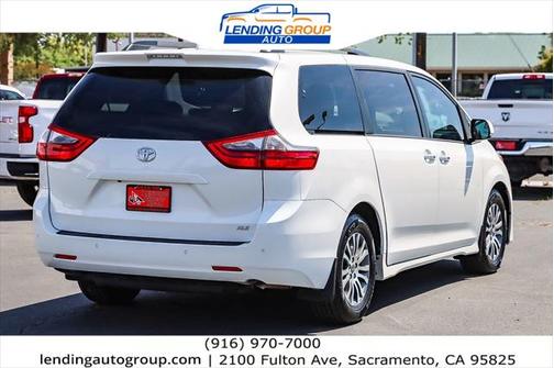 2020 Toyota Sienna XLE Premium