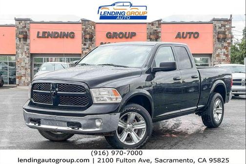 Brilliant Black Crystal Pearl 2017 RAM 1500 SLT