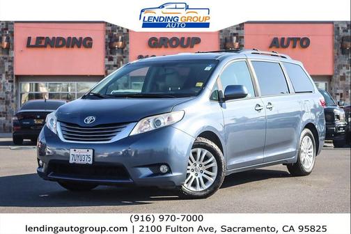 2017 Toyota Sienna XLE