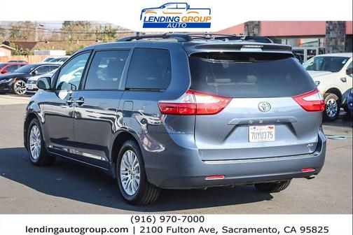 2017 Toyota Sienna XLE