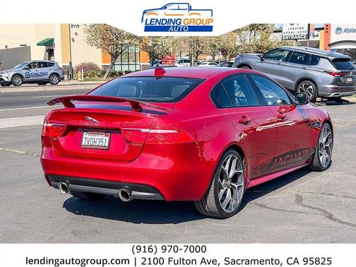 2017 Jaguar XE 35t R-Sport