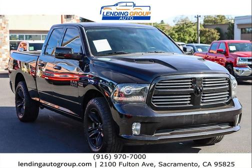 Brilliant Black Crystal Pearlcoat 2017 RAM 1500 Sport