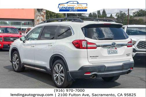 Crystal White Pearl 2019 Subaru Ascent Limited 8-Passenger