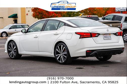 2022 Nissan Altima SR FWD