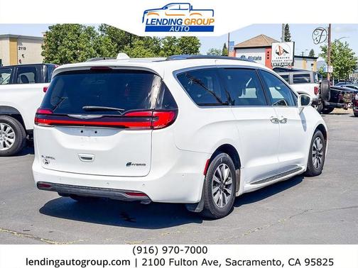 Bright White Clearcoat 2021 Chrysler Pacifica Hybrid Touring L