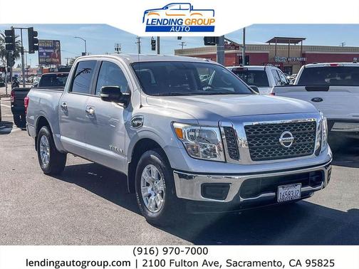 2017 Nissan Titan SV