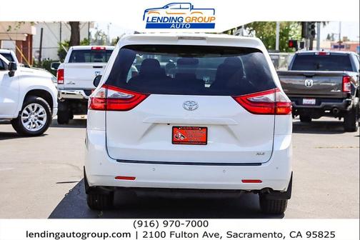 2020 Toyota Sienna XLE Premium