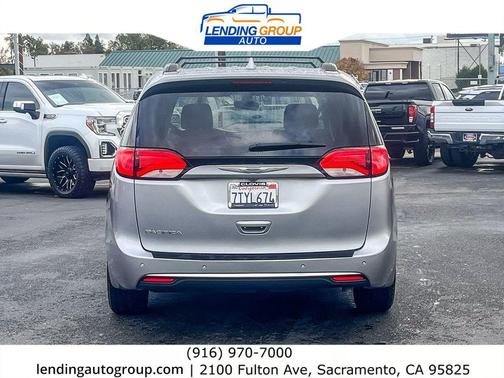 2017 Chrysler Pacifica Touring-L