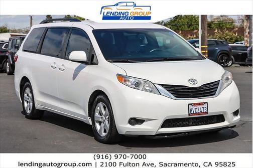 2016 Toyota Sienna LE