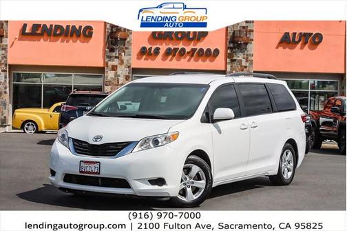 2016 Toyota Sienna LE