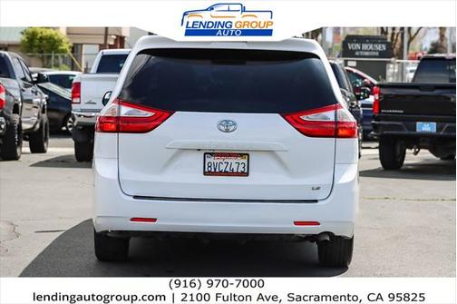 2016 Toyota Sienna LE