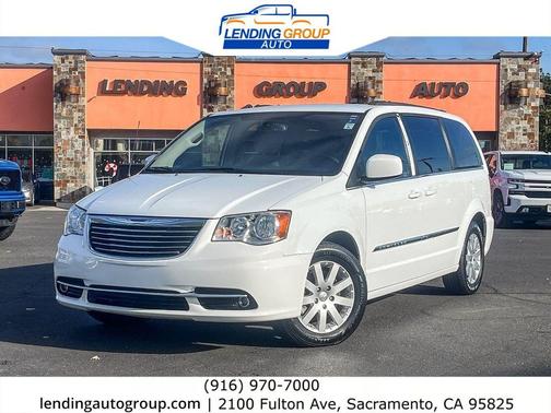 2016 Chrysler Town & Country Touring