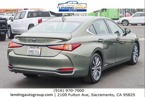 2019 Lexus ES 300h Base