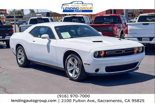 White Knuckle Clearcoat 2022 Dodge Challenger SXT