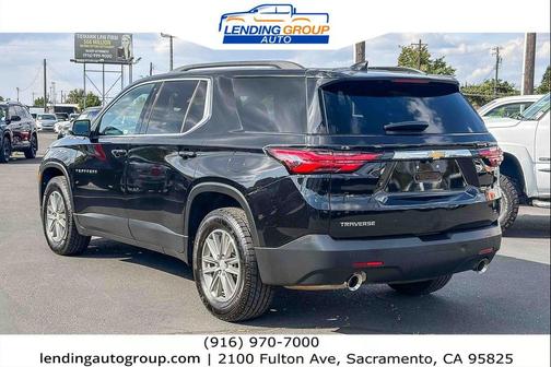 Mosaic Black Metallic 2023 Chevrolet Traverse LT Cloth