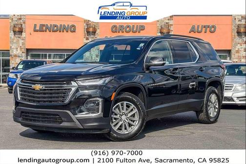Mosaic Black Metallic 2023 Chevrolet Traverse LT Cloth