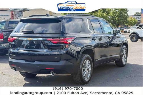 Mosaic Black Metallic 2023 Chevrolet Traverse LT Cloth