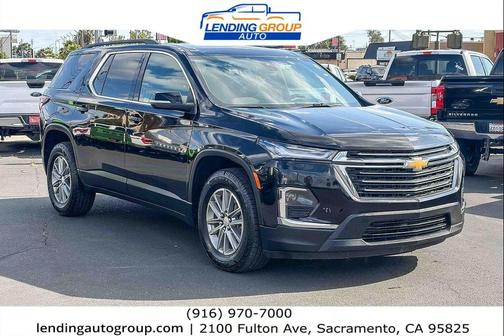 Mosaic Black Metallic 2023 Chevrolet Traverse LT Cloth