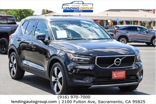 2019 Volvo XC40 T5 Momentum