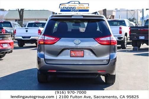 2019 Toyota Sienna LE