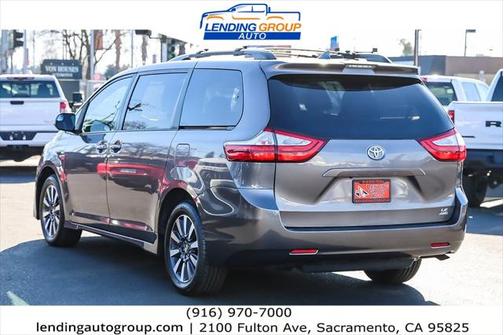 2019 Toyota Sienna LE