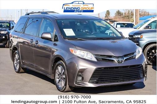 2019 Toyota Sienna LE