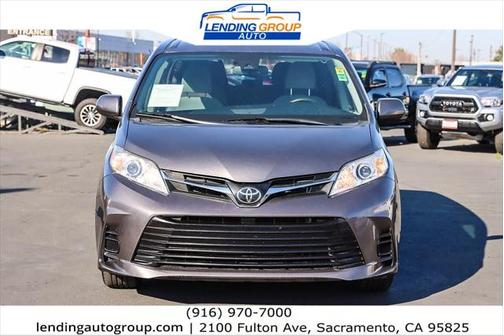 2019 Toyota Sienna LE