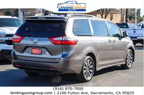 2019 Toyota Sienna LE