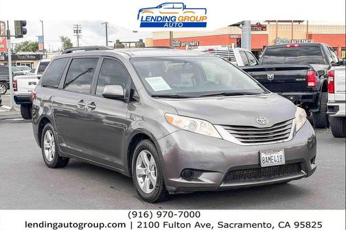 2017 Toyota Sienna LE
