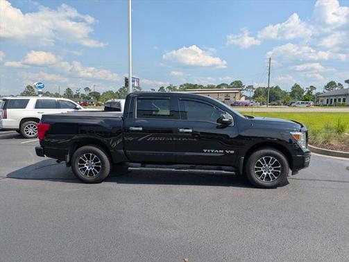 2020 Nissan Titan SV