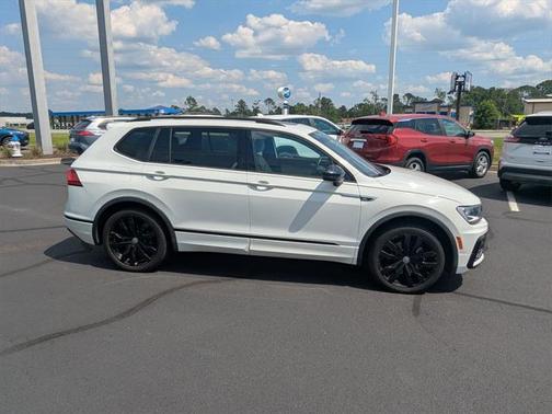 2021 Volkswagen Tiguan 2.0T SE R-Line Black