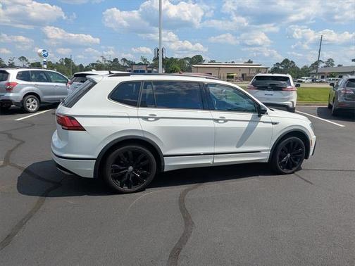 2021 Volkswagen Tiguan 2.0T SE R-Line Black