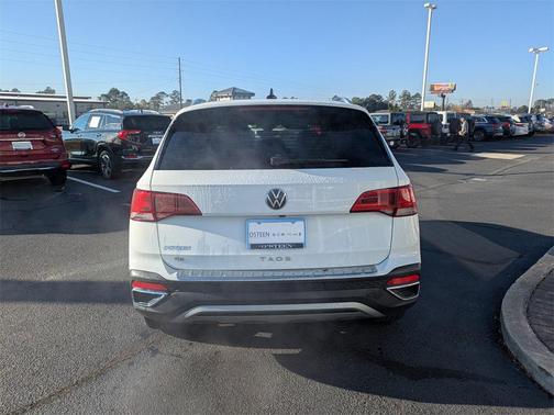 2024 Volkswagen Taos 1.5T SE