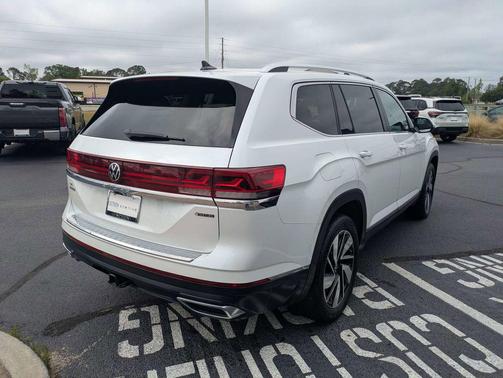 Opal White Pearl 2024 Volkswagen Atlas 2.0T SEL
