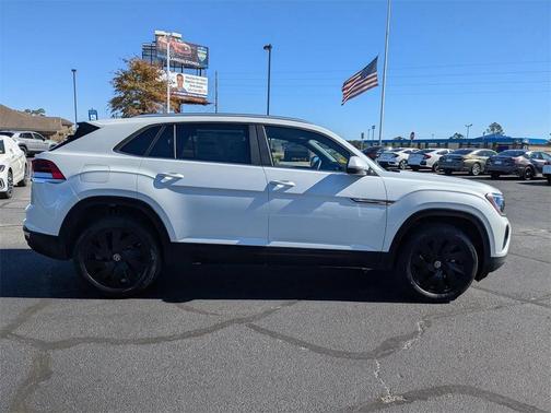 2026 Volkswagen Atlas Cross Sport 2.0T SE w/Technology