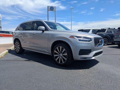 Silver Dawn Metallic 2023 Volvo XC90 B6 Core