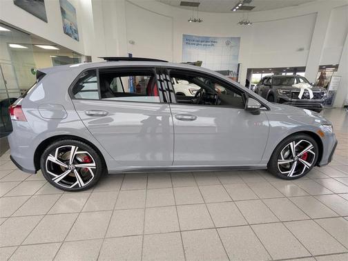 2026 Volkswagen Golf GTI 2.0T SE DSG