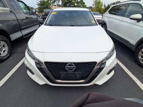 Glacier White 2019 Nissan Altima 2.5 SR