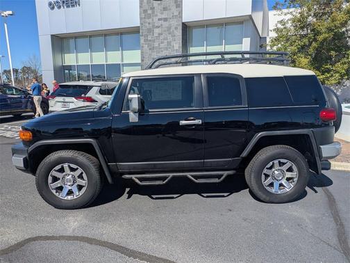 2014 Toyota FJ Cruiser Base