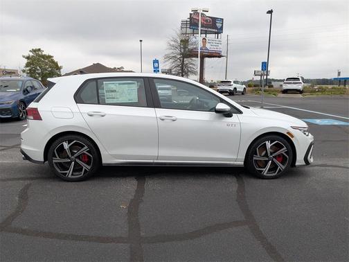 2026 Volkswagen Golf GTI 2.0T SE DSG