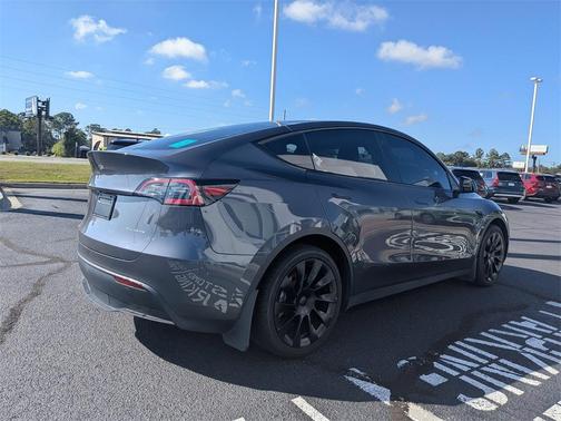 2023 Tesla Model Y Long Range Dual Motor All-Wheel Drive