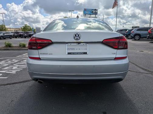 2017 Volkswagen Passat 1.8T SEL Premium