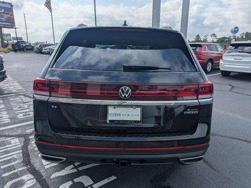 Deep Black Pearl 2026 Volkswagen Atlas 2.0T SE w/Technology 4MOTION