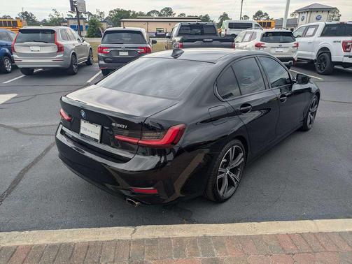 Jet Black 2022 BMW 330 330i