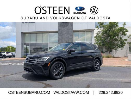 Deep Black Pearl 2023 Volkswagen Tiguan 2.0T SE