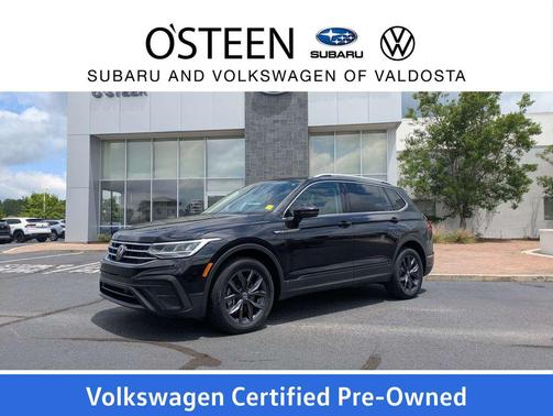 Deep Black Pearl 2023 Volkswagen Tiguan 2.0T SE